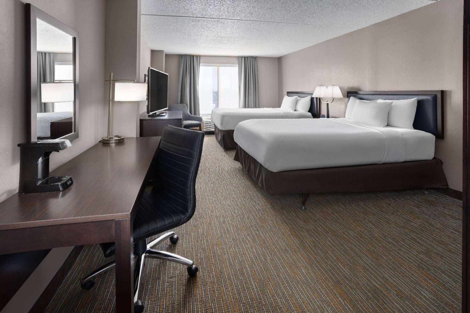 La Quinta Inn & Suites By Wyndham Mooresville Ngoại thất bức ảnh