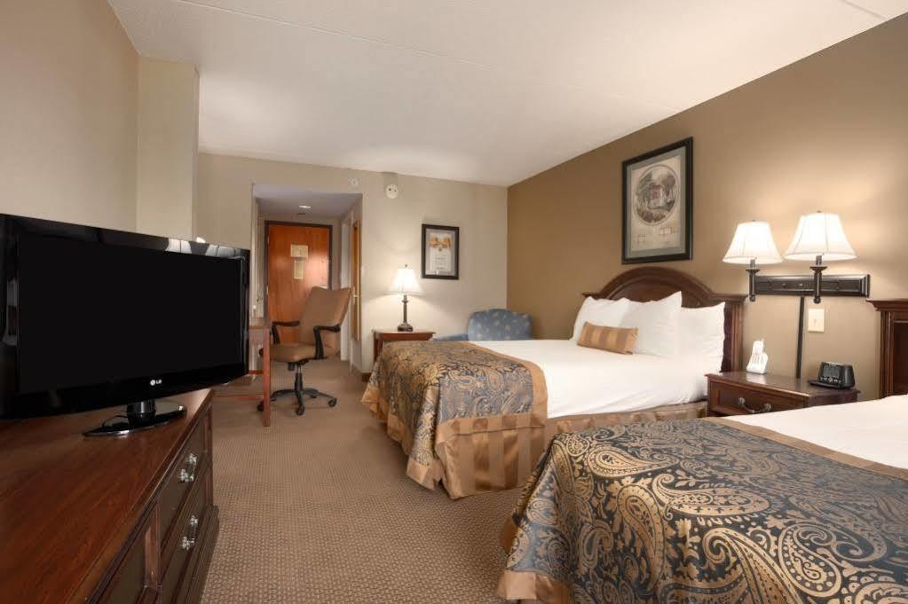 La Quinta Inn & Suites By Wyndham Mooresville Ngoại thất bức ảnh