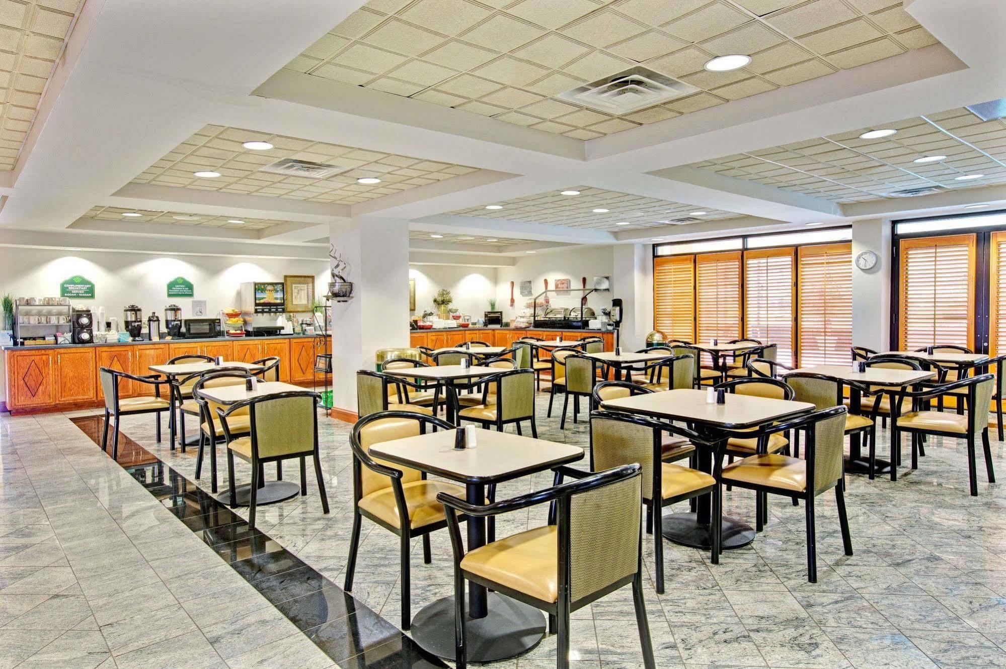 La Quinta Inn & Suites By Wyndham Mooresville Ngoại thất bức ảnh