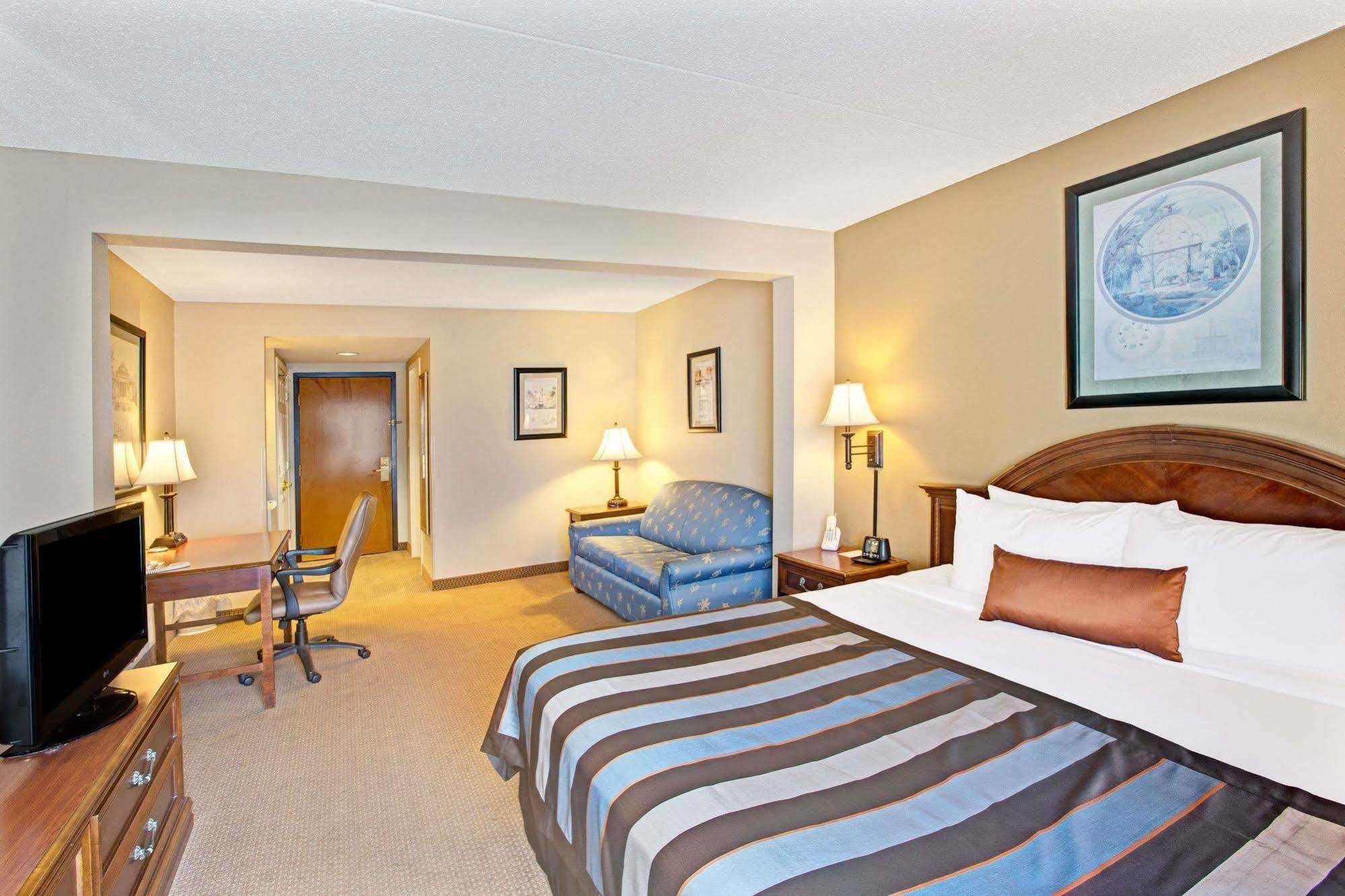 La Quinta Inn & Suites By Wyndham Mooresville Ngoại thất bức ảnh