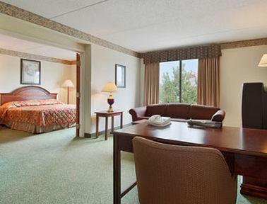 La Quinta Inn & Suites By Wyndham Mooresville Phòng bức ảnh
